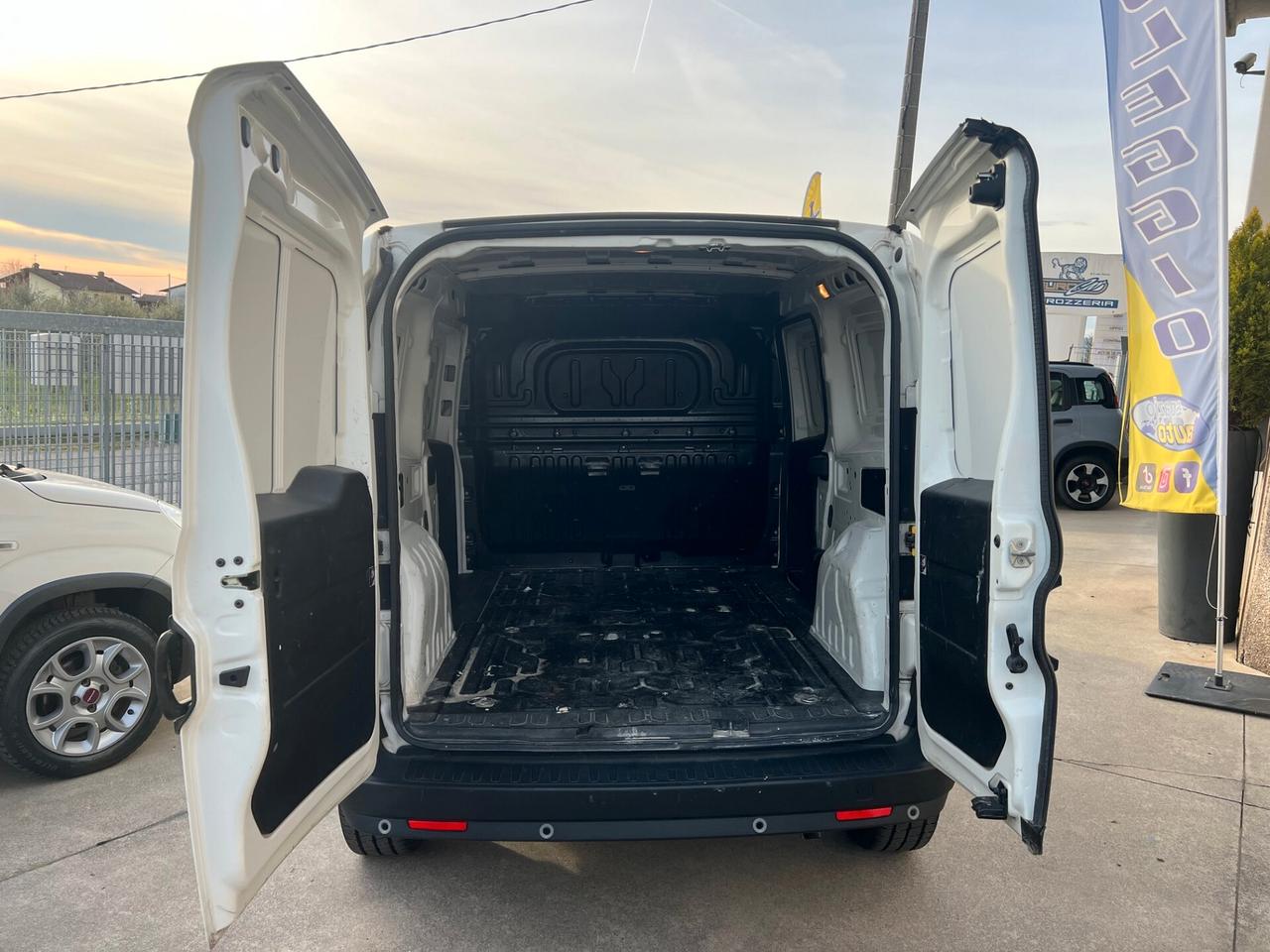 Fiat Doblo Doblò 1.6 MJT 105CV S&S PL-TN Cargo Maxi Lounge / IVA ESCLUSA 3 POSTI