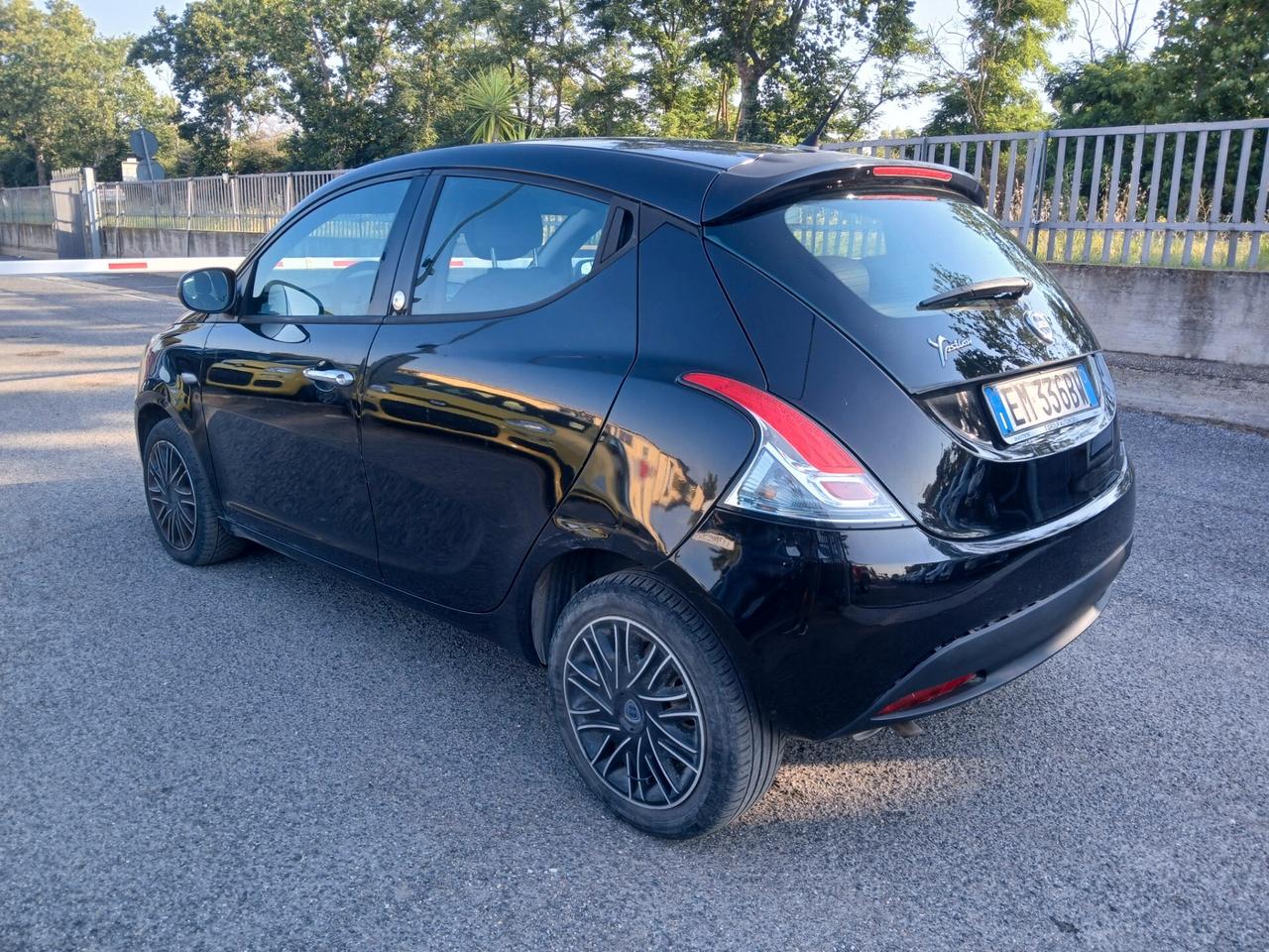 Lancia Ypsilon 1.2 69 CV 5 porte GPL Ecochic Silver