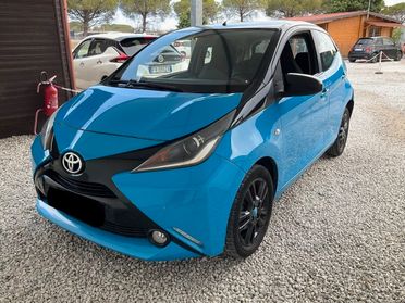 Toyota Aygo 1.0 VVT-i 69 CV 5 porte x-cite neopatentati