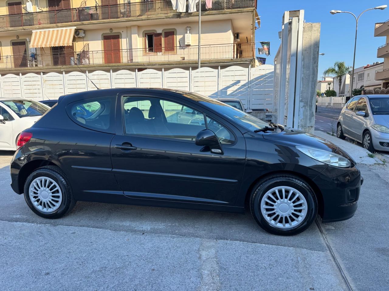 Peugeot 207 1.4 GPL 75CV 2010