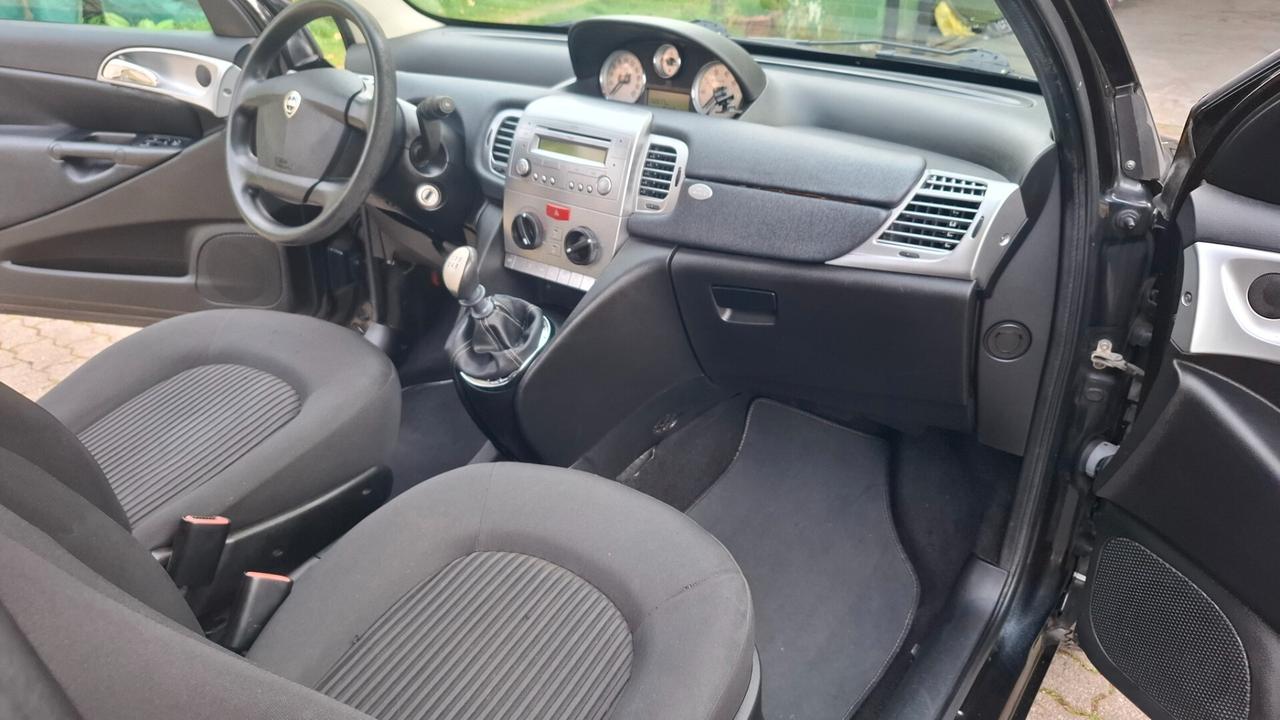 Lancia Ypsilon 1.2 Argento