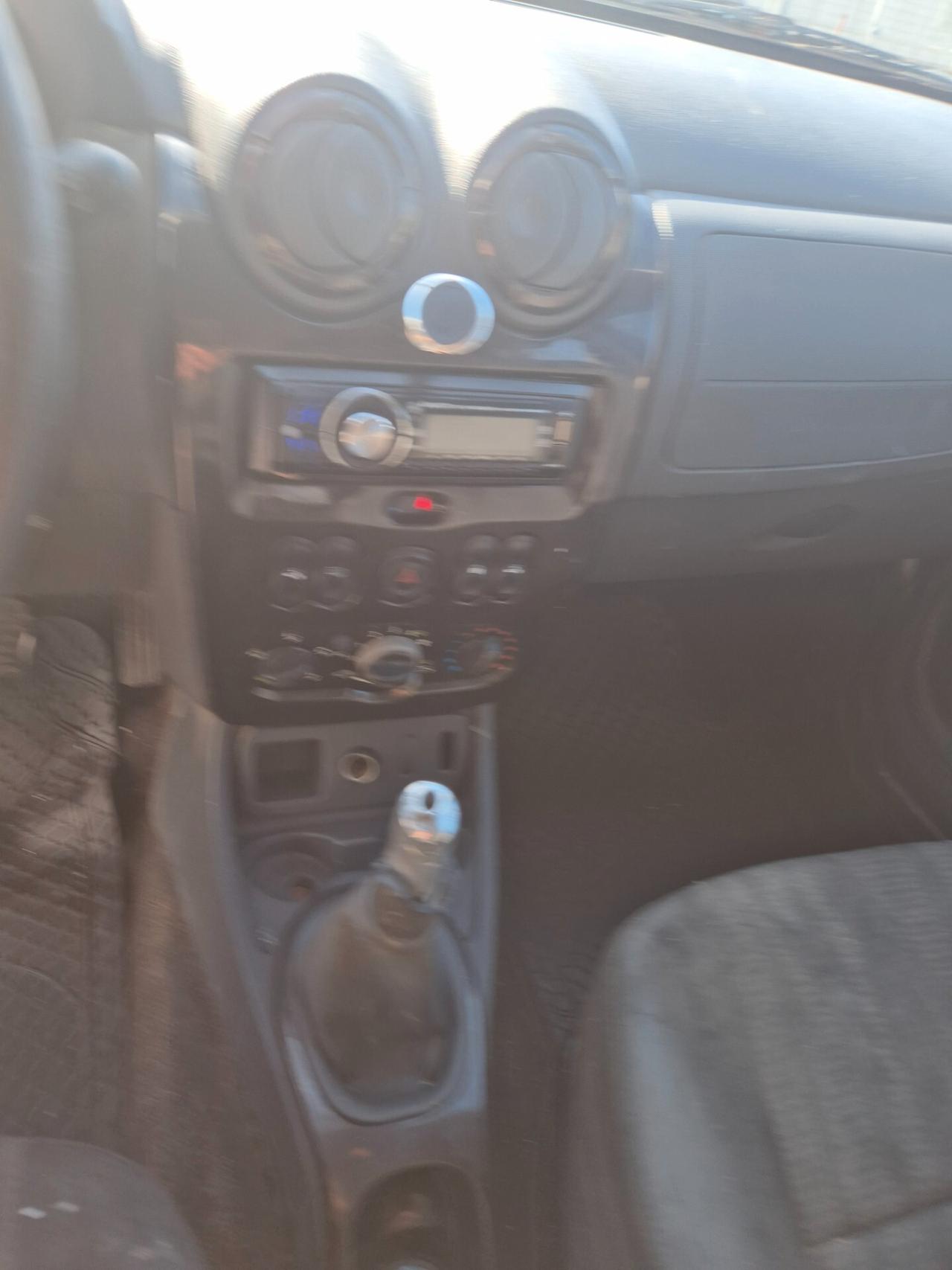 Dacia Duster 1.5 dCi 90CV 4x2 Lauréate Gancio traino!!!