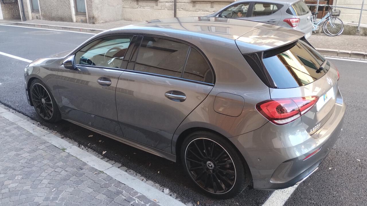Mercedes-benz A 200 d Automatic Premium AMG LINE