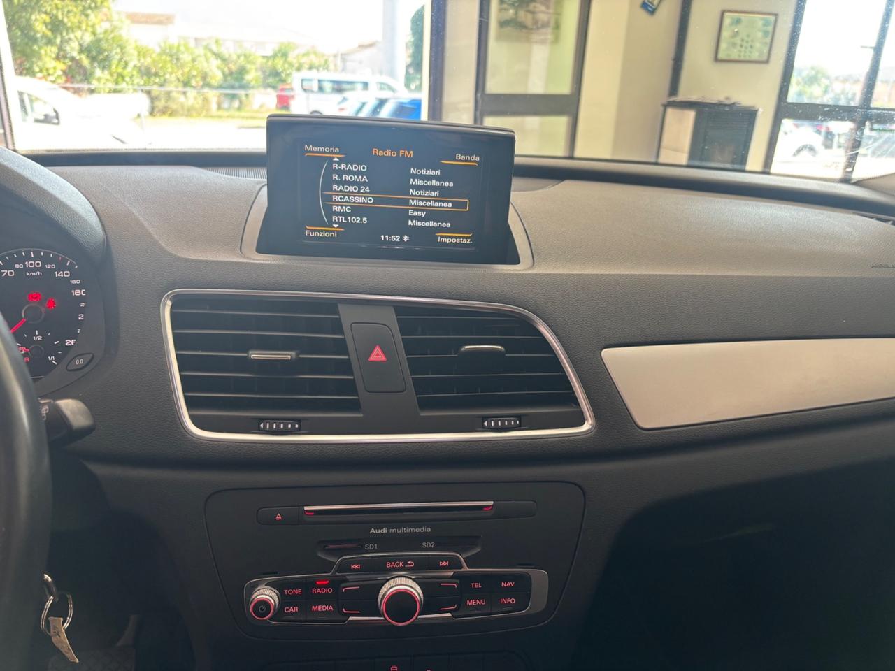 Audi Q3 2.0 TDI 120 CV Sport xeno navi automatica