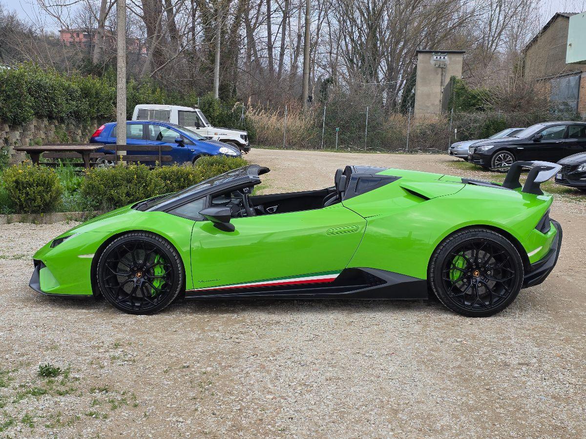 LAMBORGHINI HURACAN SPYDER PERFORMANTE NOLEGGIO