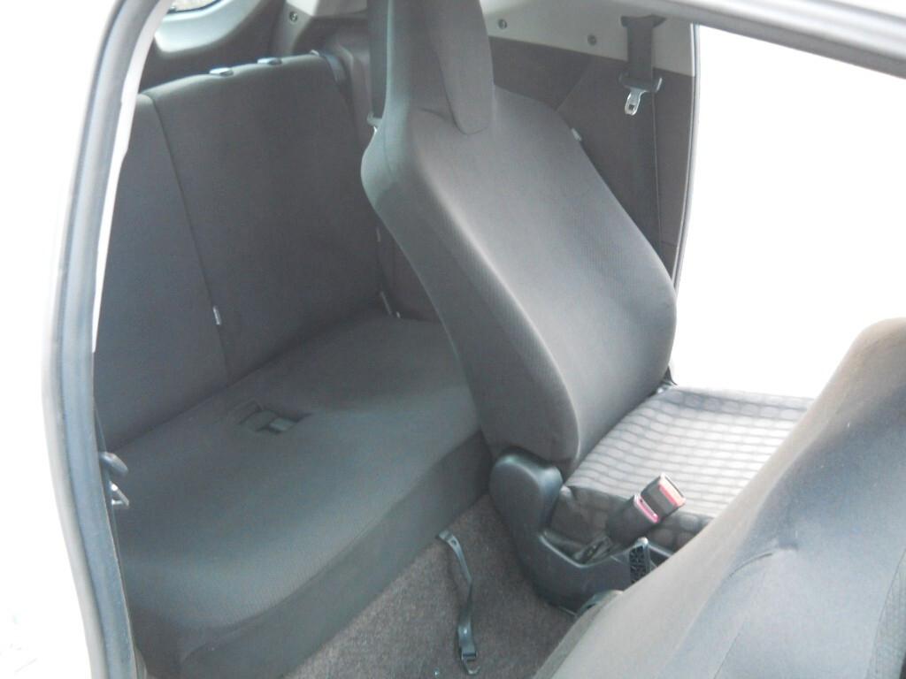 Toyota iQ 1.4 DIESEL 66 KW 90 CV 6 MARCE OK NEO PATENTATI