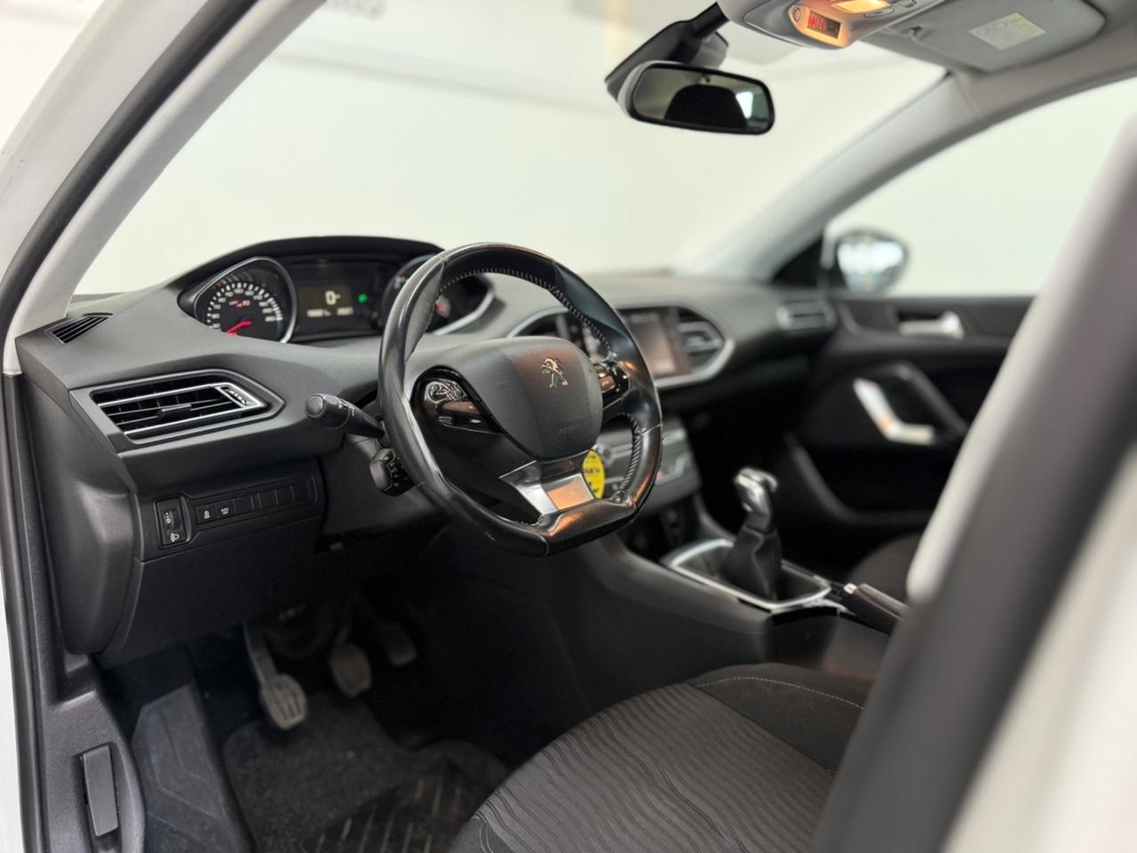 Peugeot 308 1.6 BHDi 100 CV Business 05/2016 EURO 6B NEOPATENTATI