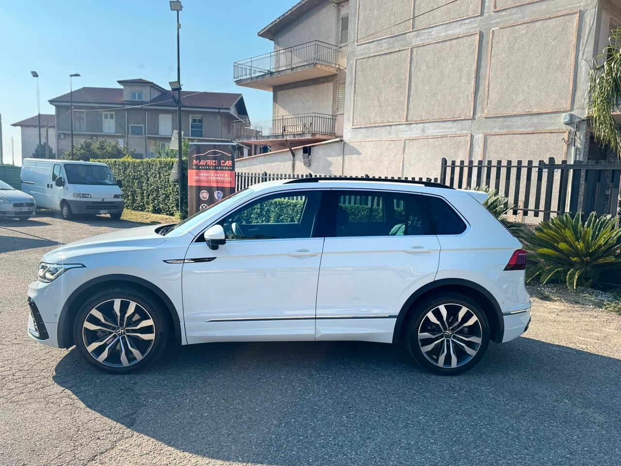 Volkswagen Tiguan R line 2.0 TDI 200 CV SCR DSG 4MOTION R-Line
