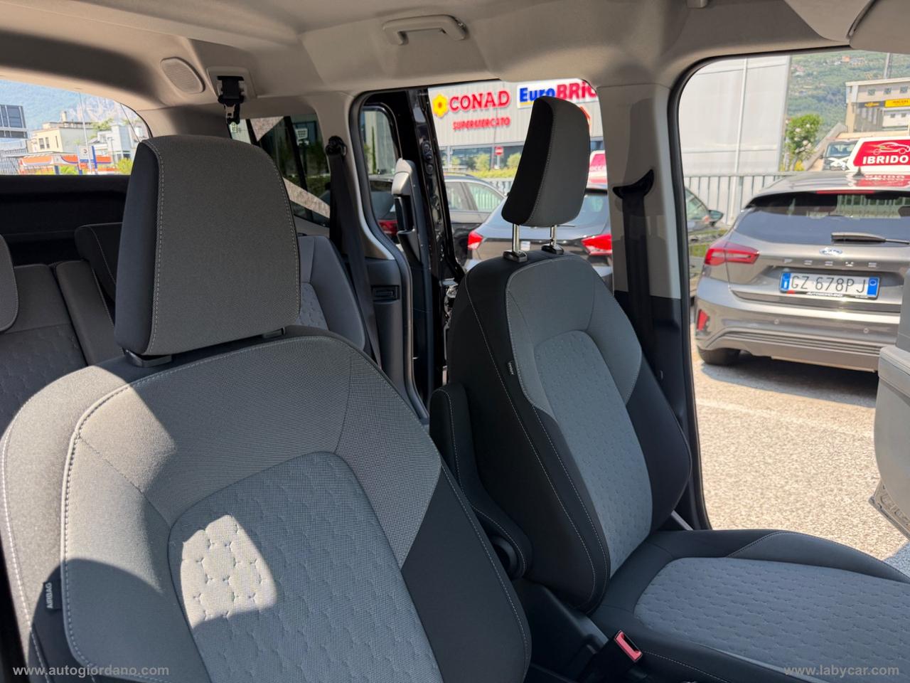 FORD Tourneo Courier 1.0 EcoBoost Titanium