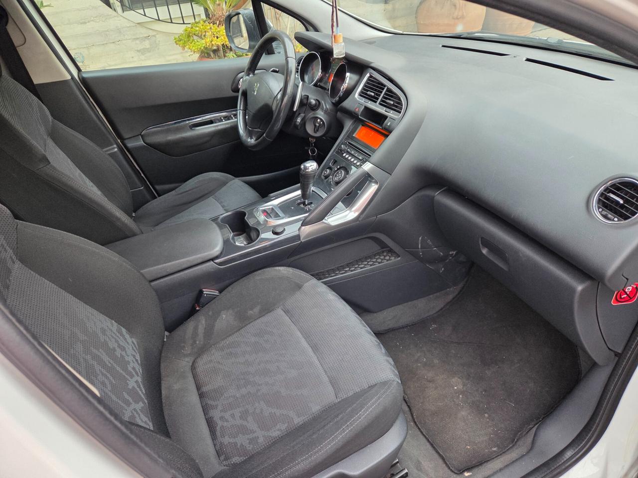 Peugeot 3008 1.6 HDi 110CV cambio robotizzato Tecno