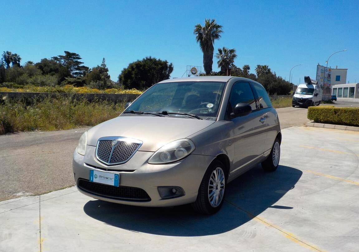 Lancia Ypsilon 1.3 MJT 90 CV Oro