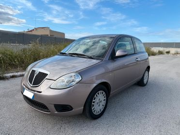 Lancia Ypsilon 1.3 MJT 90 CV MomoDesign