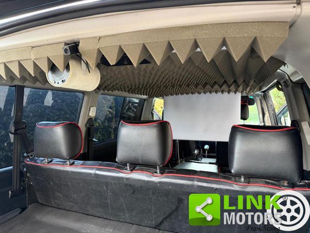 VOLKSWAGEN Transporter Transp. 2.5 TDI/102CV cat PL Caravelle