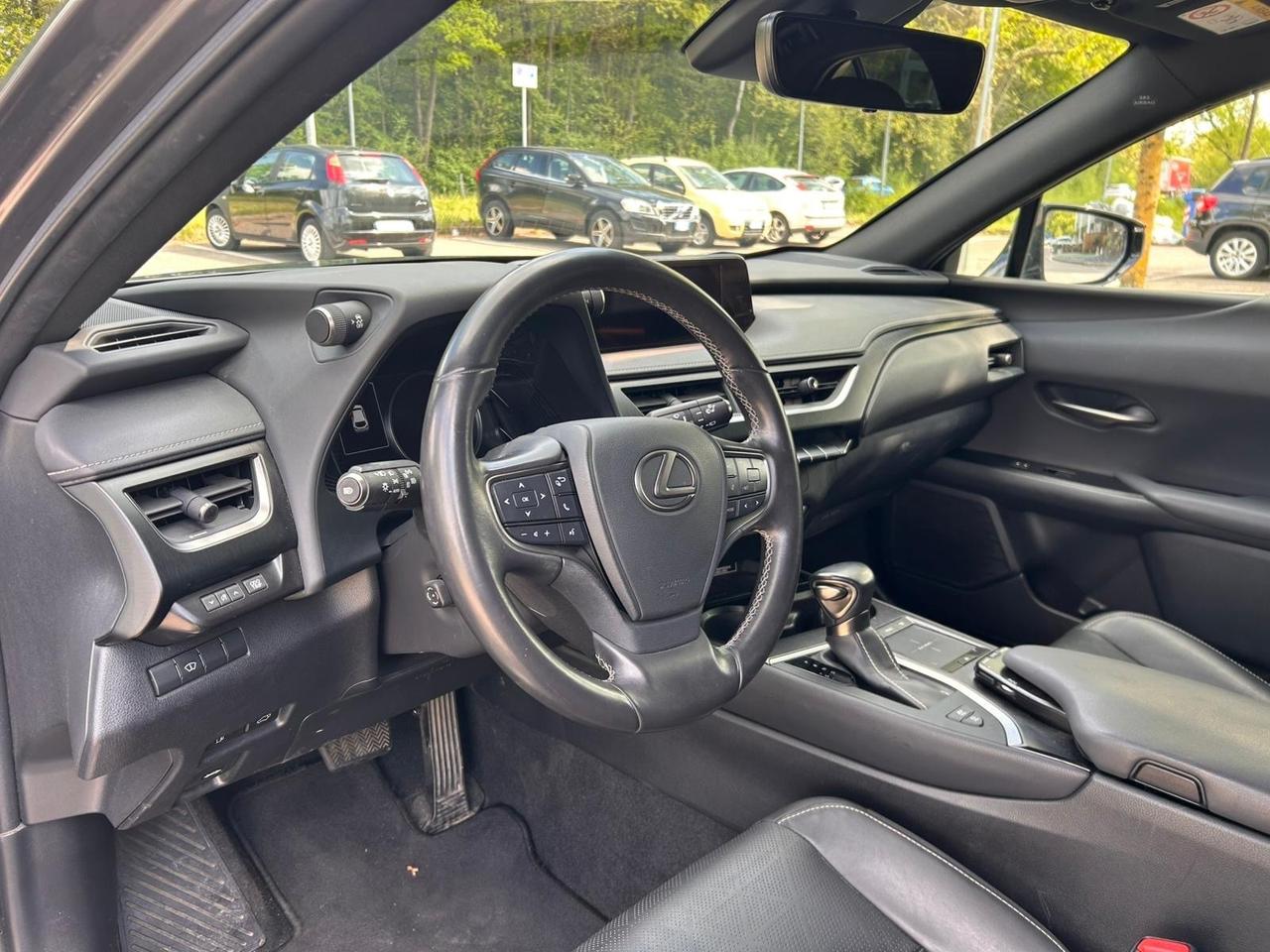 Lexus UX 250h Hybrid AWD Luxury Navi Pelle LED Camera