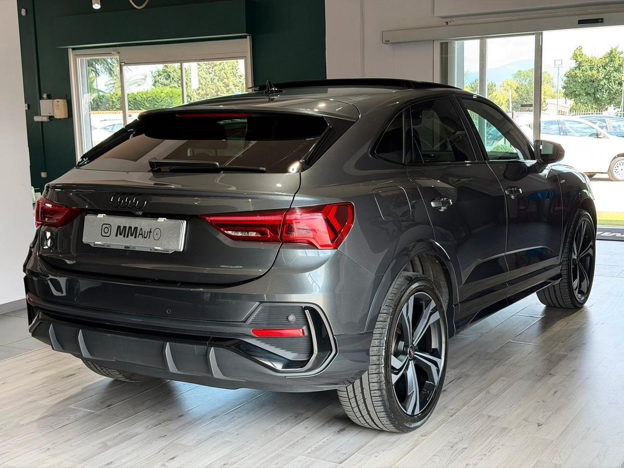 Audi Q3 SPB 35 TDI S-Line Identity Black S-Tronic