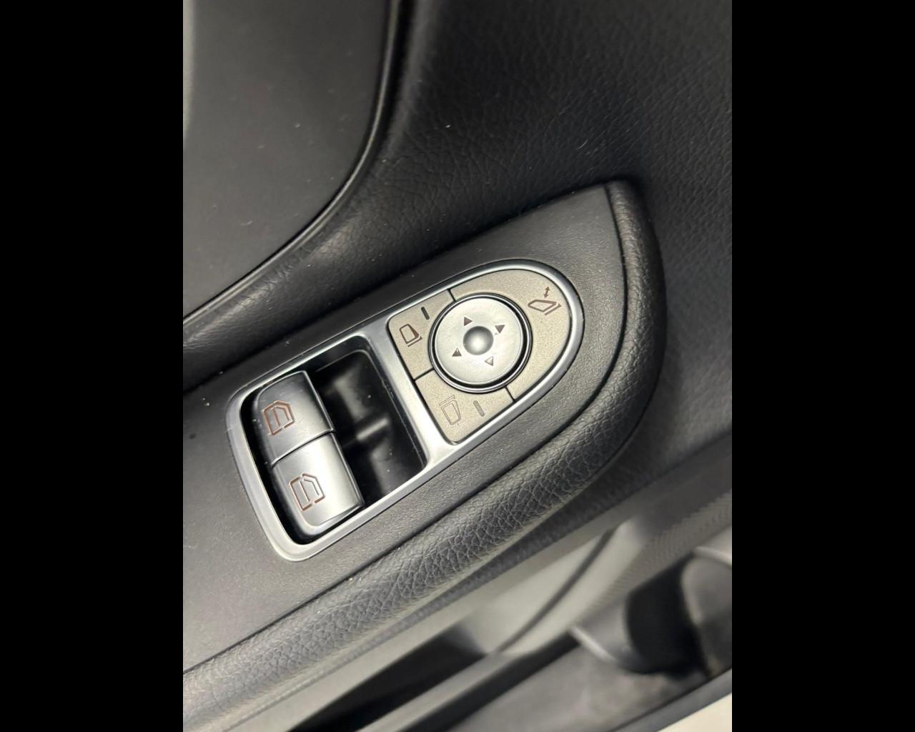 Mercedes-Benz Classe V - W447 2014 - V 220 d Executive auto E6
