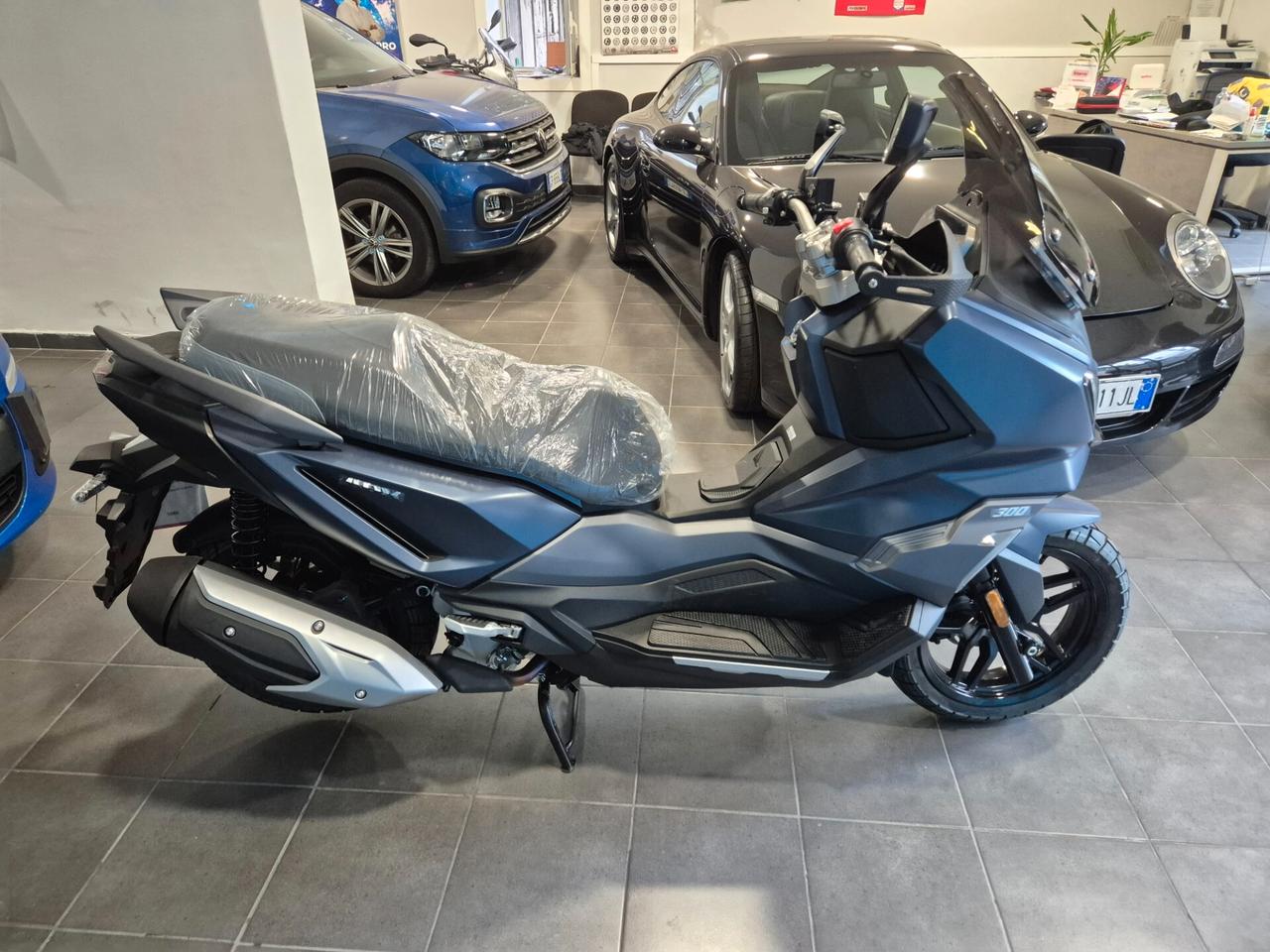 Sym ADX 300