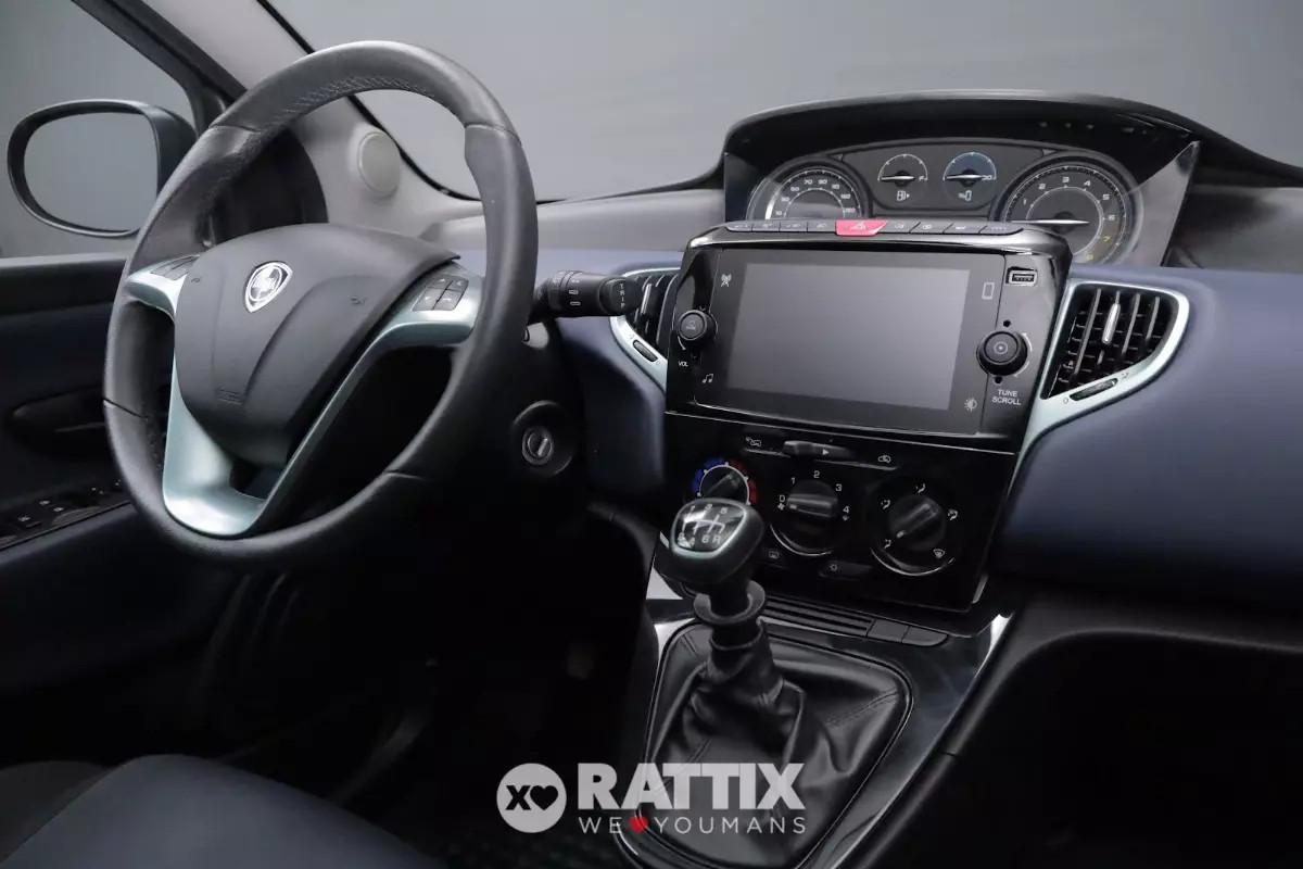 Lancia Ypsilon 1.0 Firefly Hybrid 70CV Silver