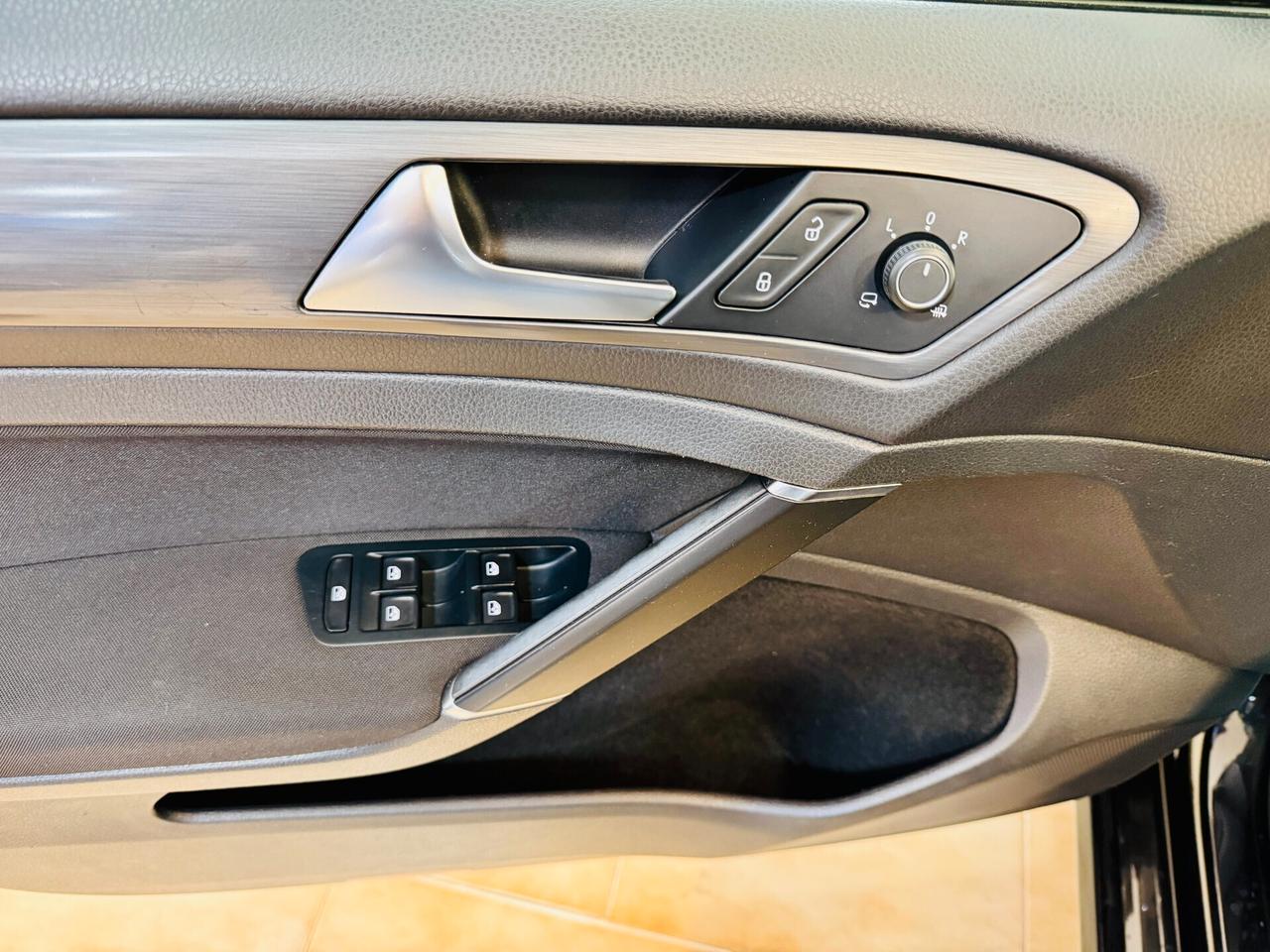 Volkswagen Golf 7.5 - 1.6 TDI 115 CV 5p. Highline / Sedili Riscaldabili