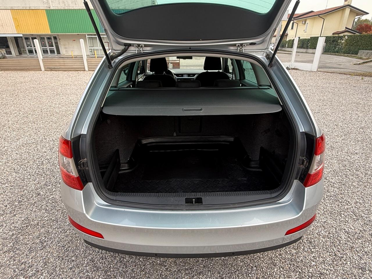 Skoda Octavia 1.6 TDI CR 105 CV DSG Wagon Executive