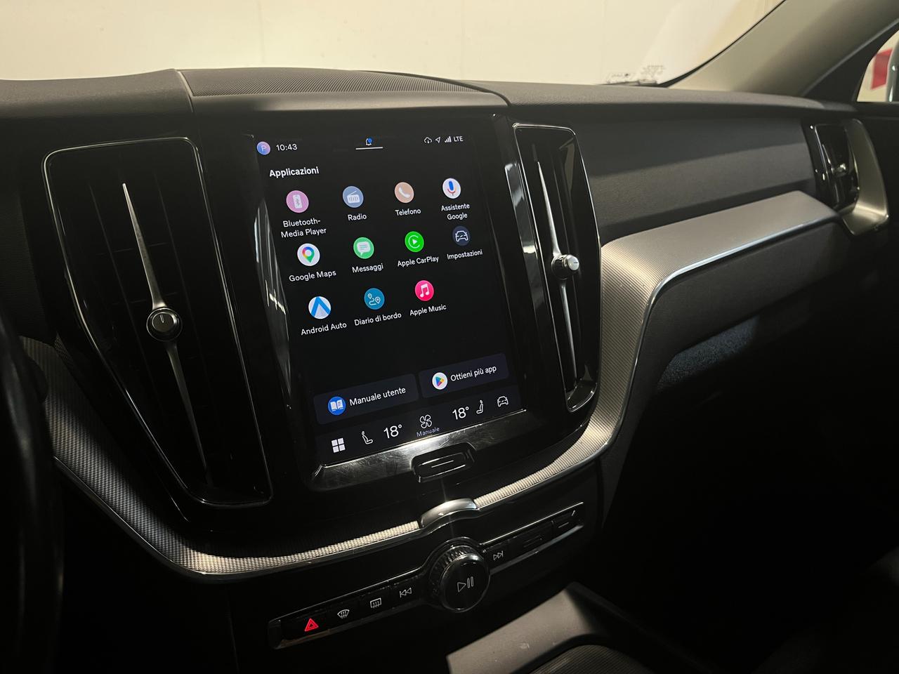 VOLVO XC60 B4 D PLUS DARK AWD AUTO
