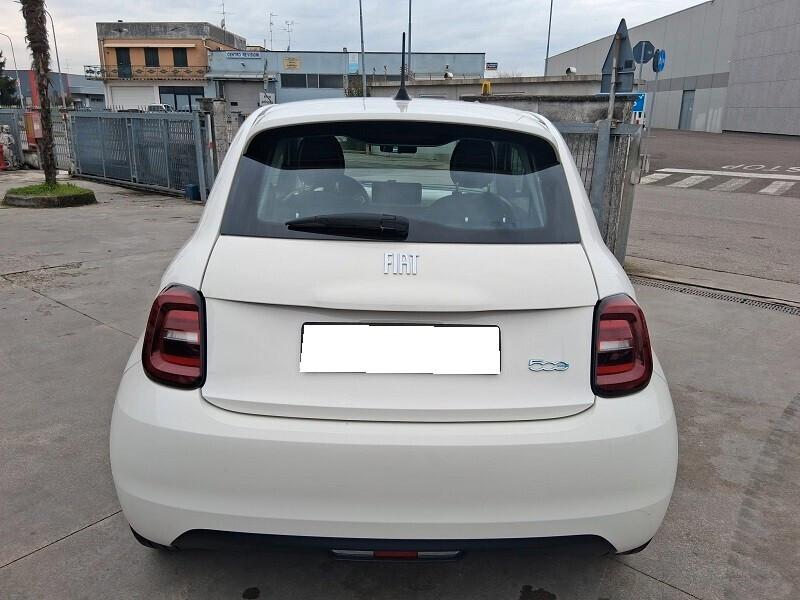 Fiat 500 500e Berlina 42 kWh Icon