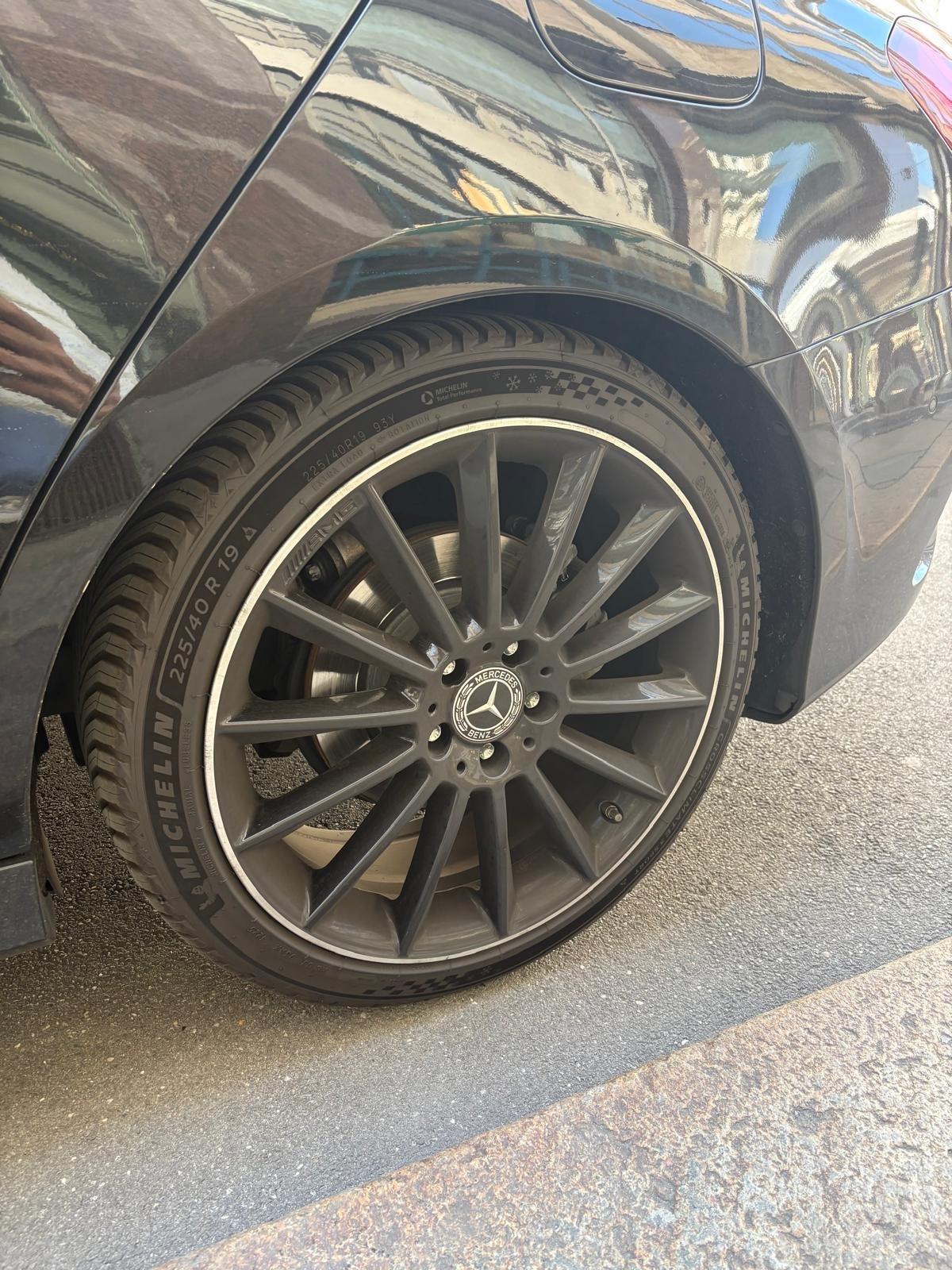 Mercedes-benz A 200 Premium AMG