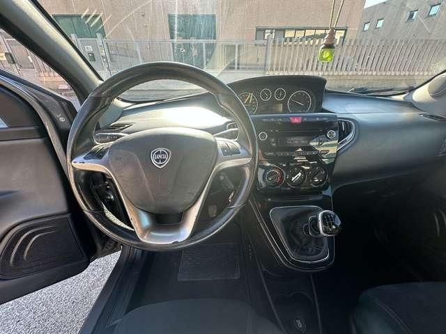 Lancia Ypsilon 1.2 69 CV 5 porte Elefantino