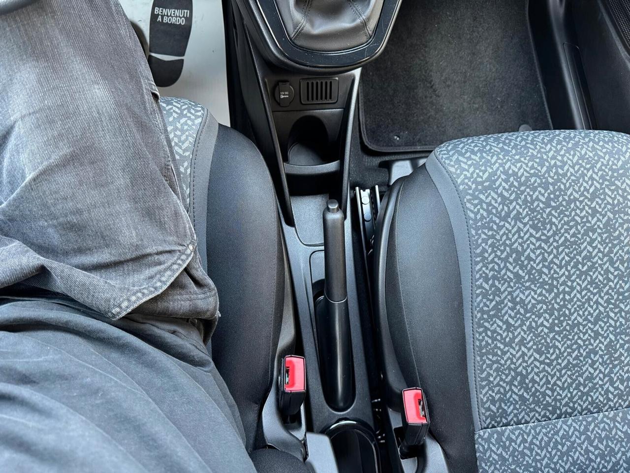Lancia Ypsilon 1.0 FireFly 5 porte S&S Hybrid Ecochic Silver