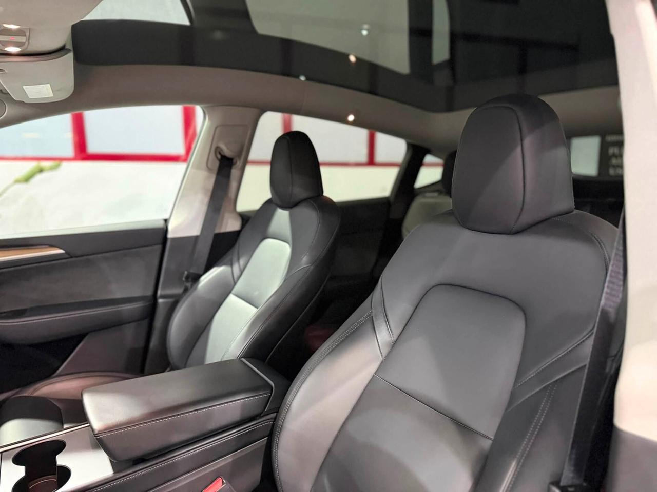 Tesla Model Y Long Range 2024