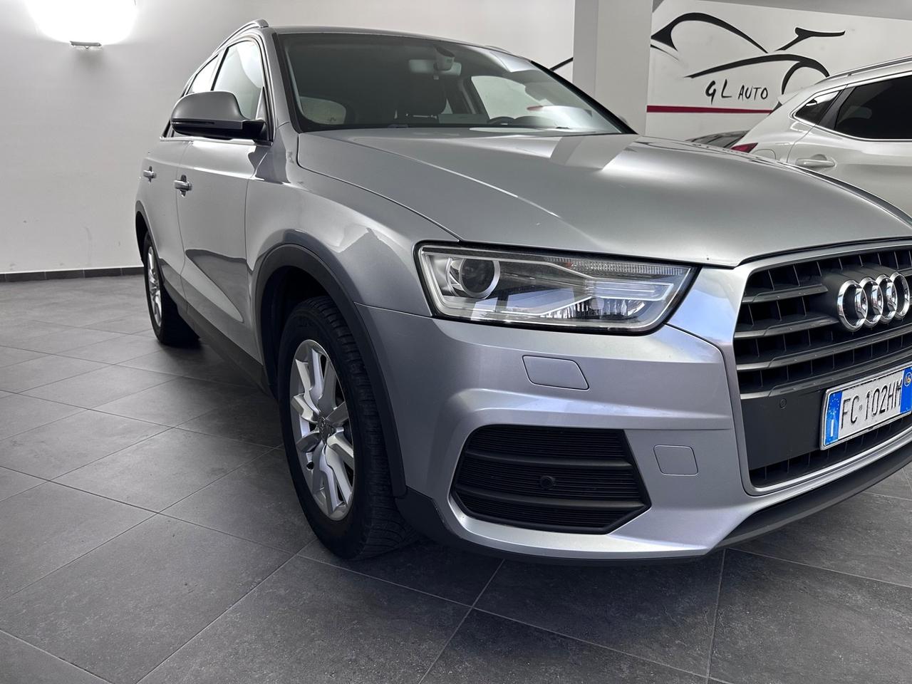 Audi Q3 2.0 TDI 120 CV Business
