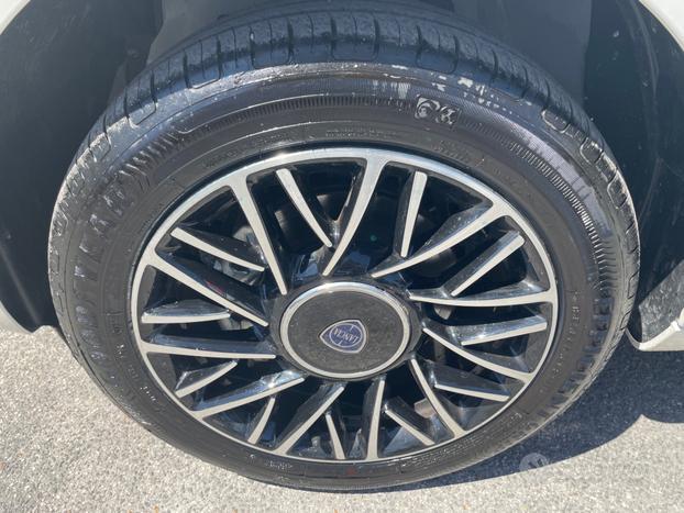 Lancia Ypsilon 1.0 firefly hybrid Platino 70cv KM0