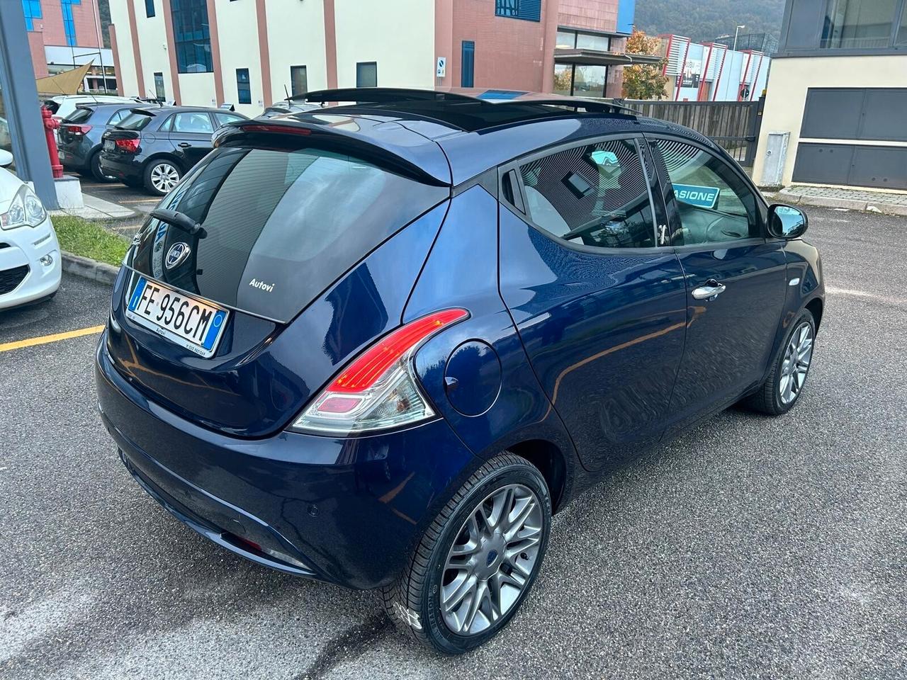 Lancia Ypsilon 1.3 MJT 16V 95 CV 5 porte S&S Platinum Tetto Apribile