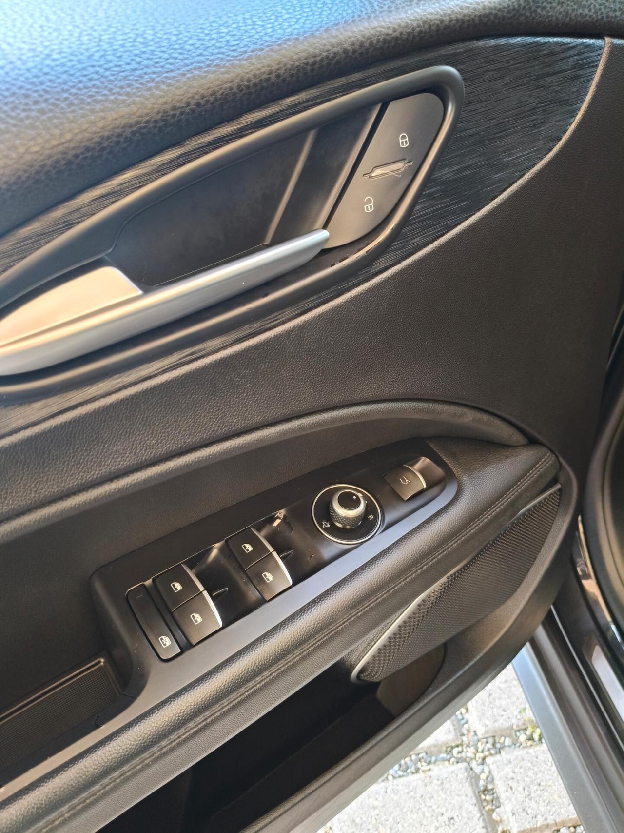 Alfa Romeo Stelvio 2.2 Turbodiesel 160 CV AT8 RWD Super