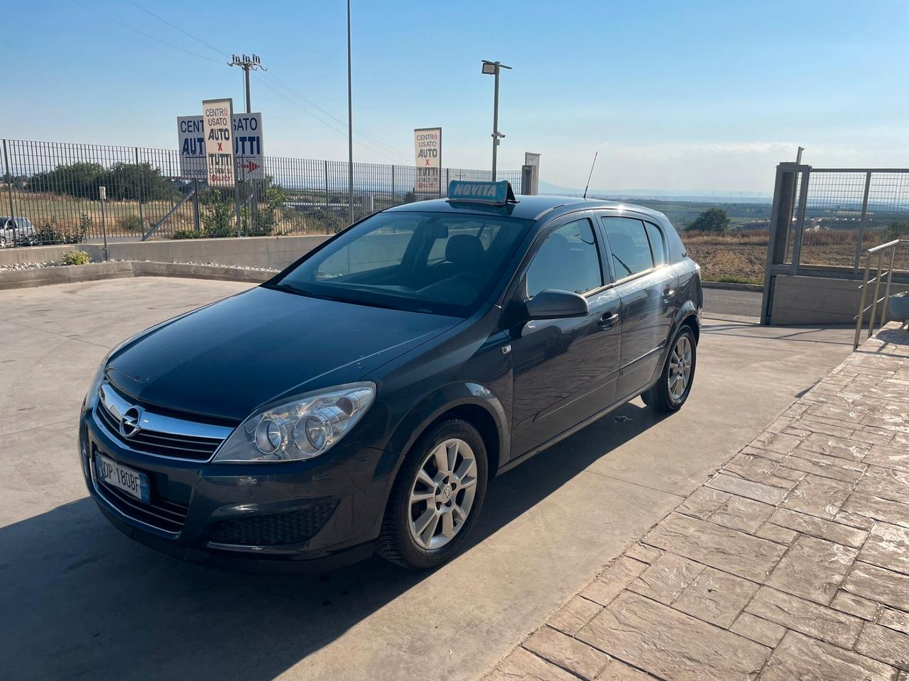 Opel Astra 1.4 16V Twinport 5 porte Enjoy