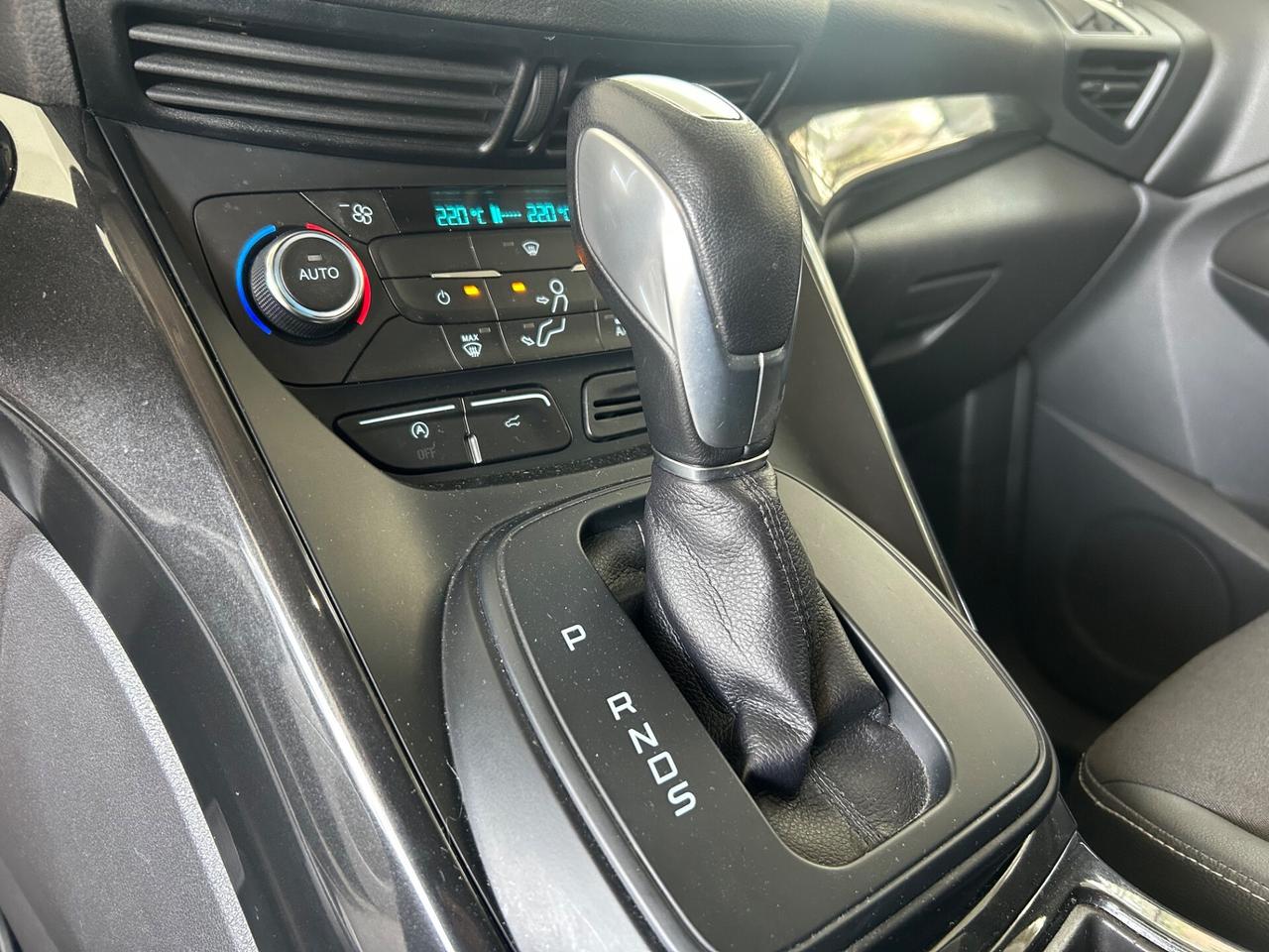 Ford Kuga 1.5 TDCI 120 CV S&S 2WD Powershift Titanium