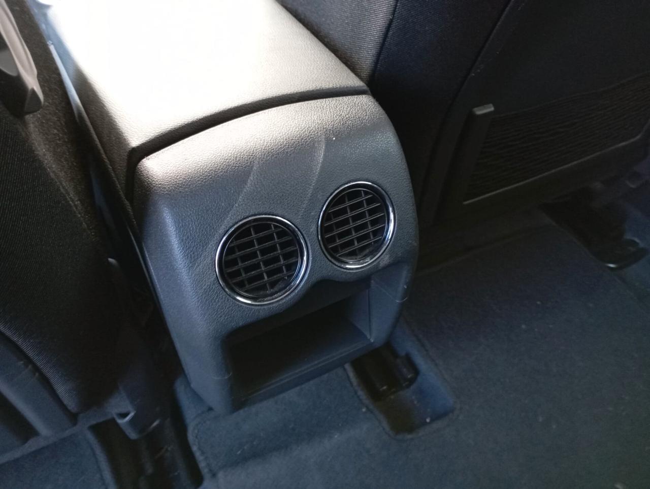 Peugeot 3008 1.6 HDi 8V Active-2011