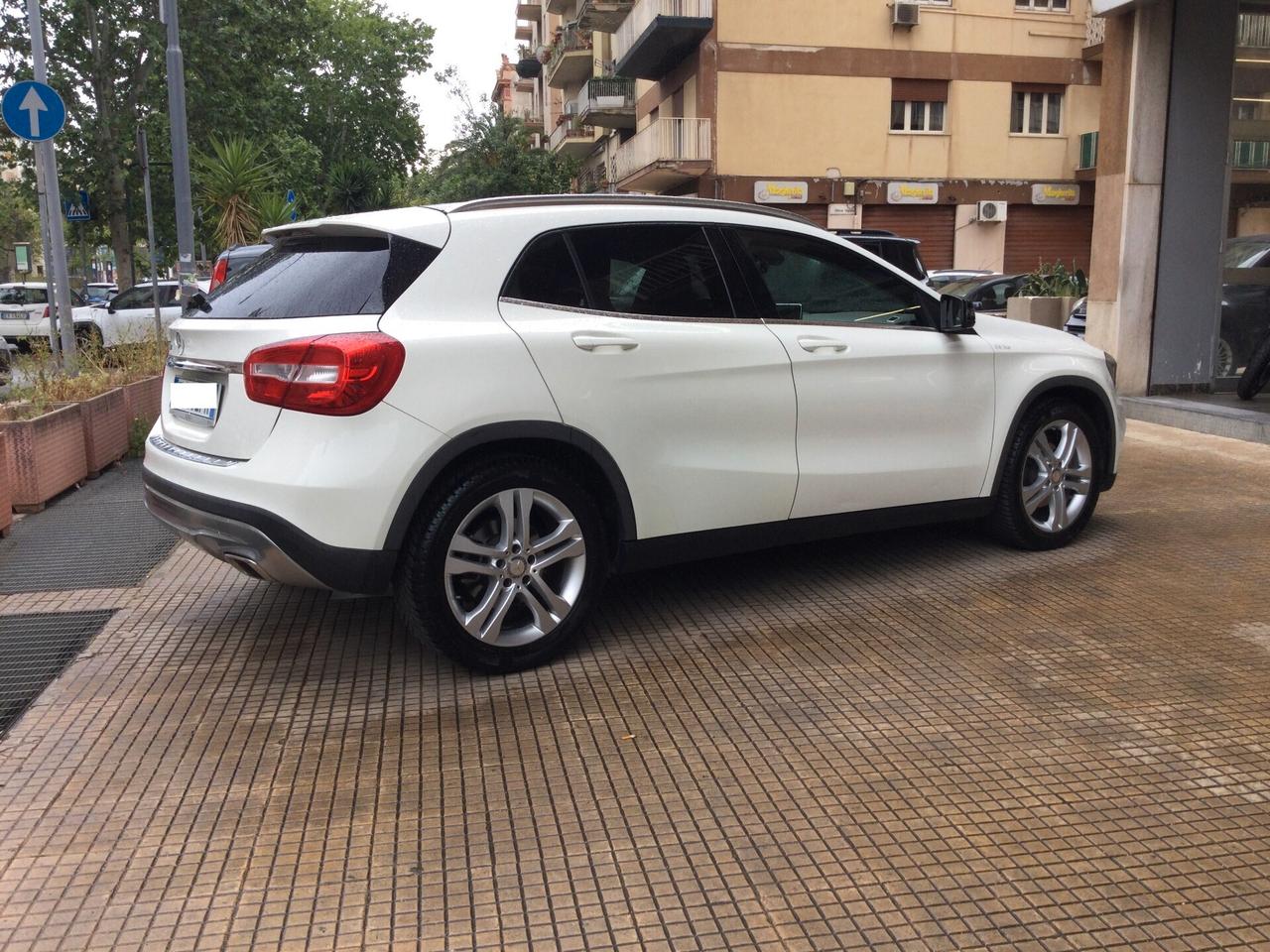 Mercedes-benz GLA 180 d Automatic Premium