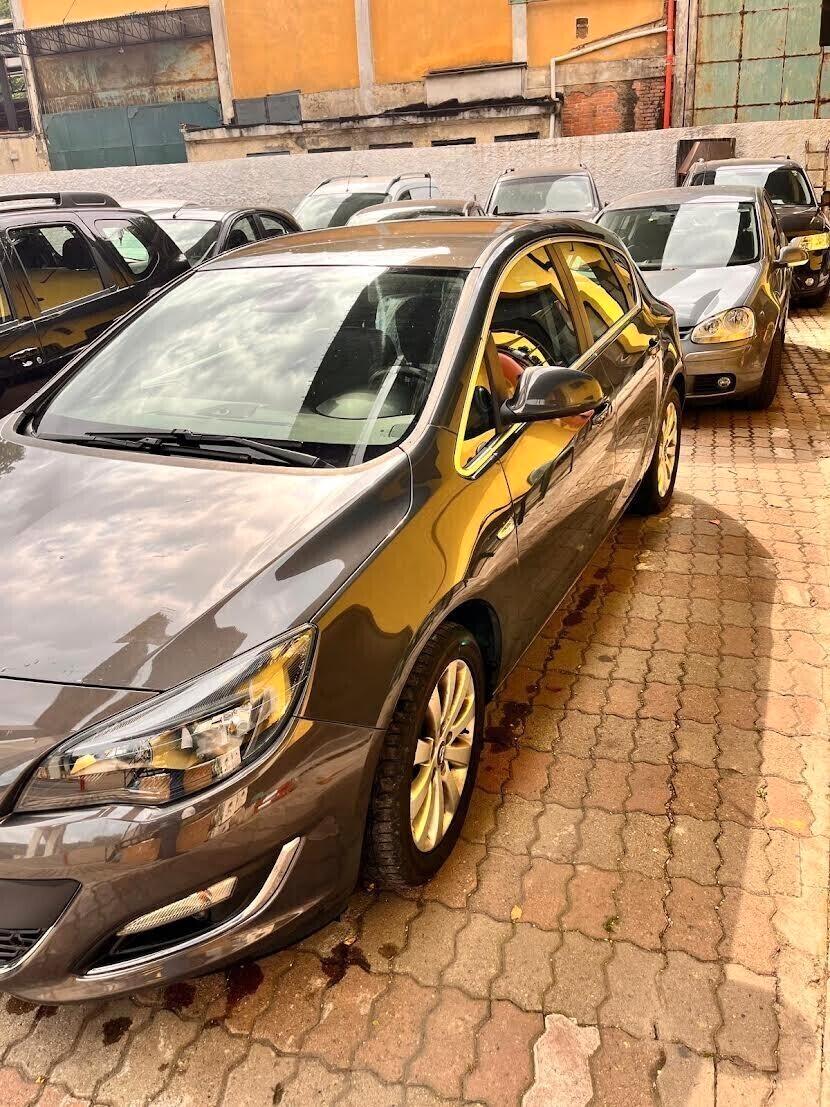 Opel Astra 1.6 CDTI EcoFLEX S&S 5 porte Cosmo NEOPATENTATI