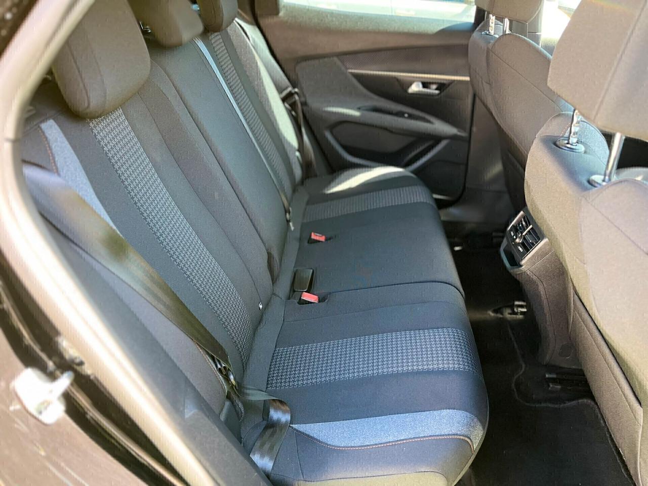 Peugeot 3008 1.5 DIESEL 131CV Allure anno 04/2022