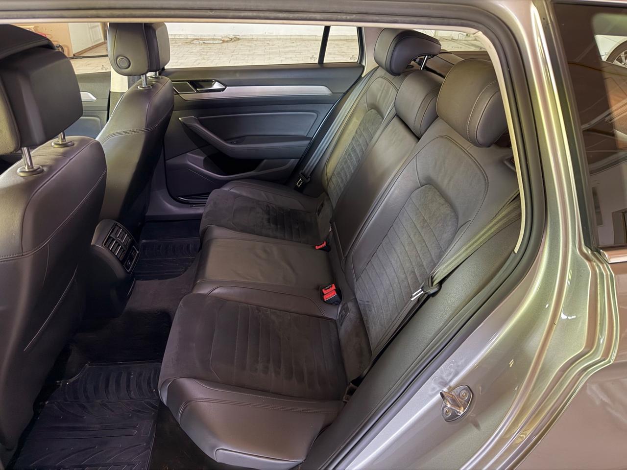 Volkswagen Passat Variant 2.0 TDI DSG Comfortline BlueMotion Technology