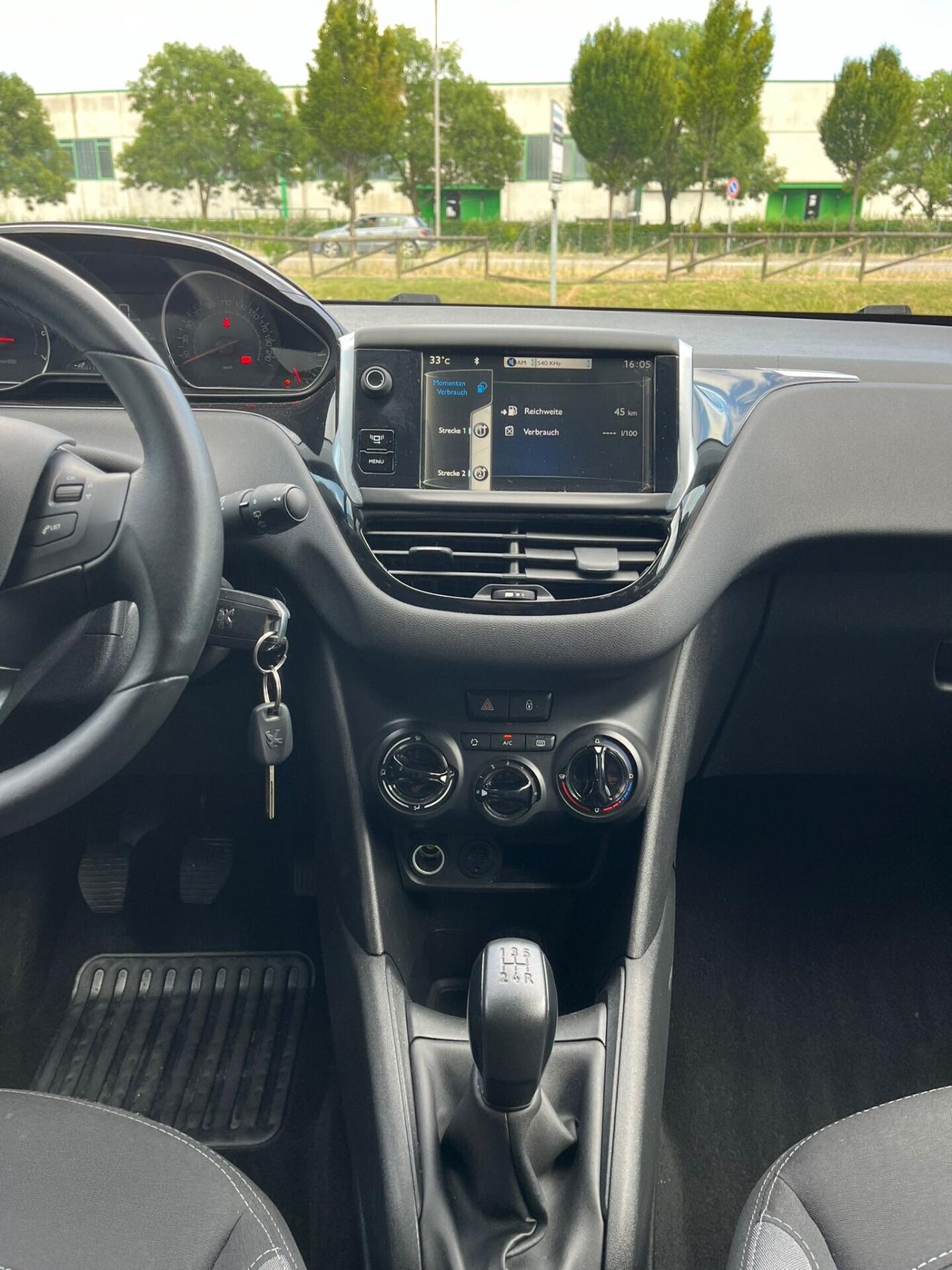 Peugeot 208 Neopatentati