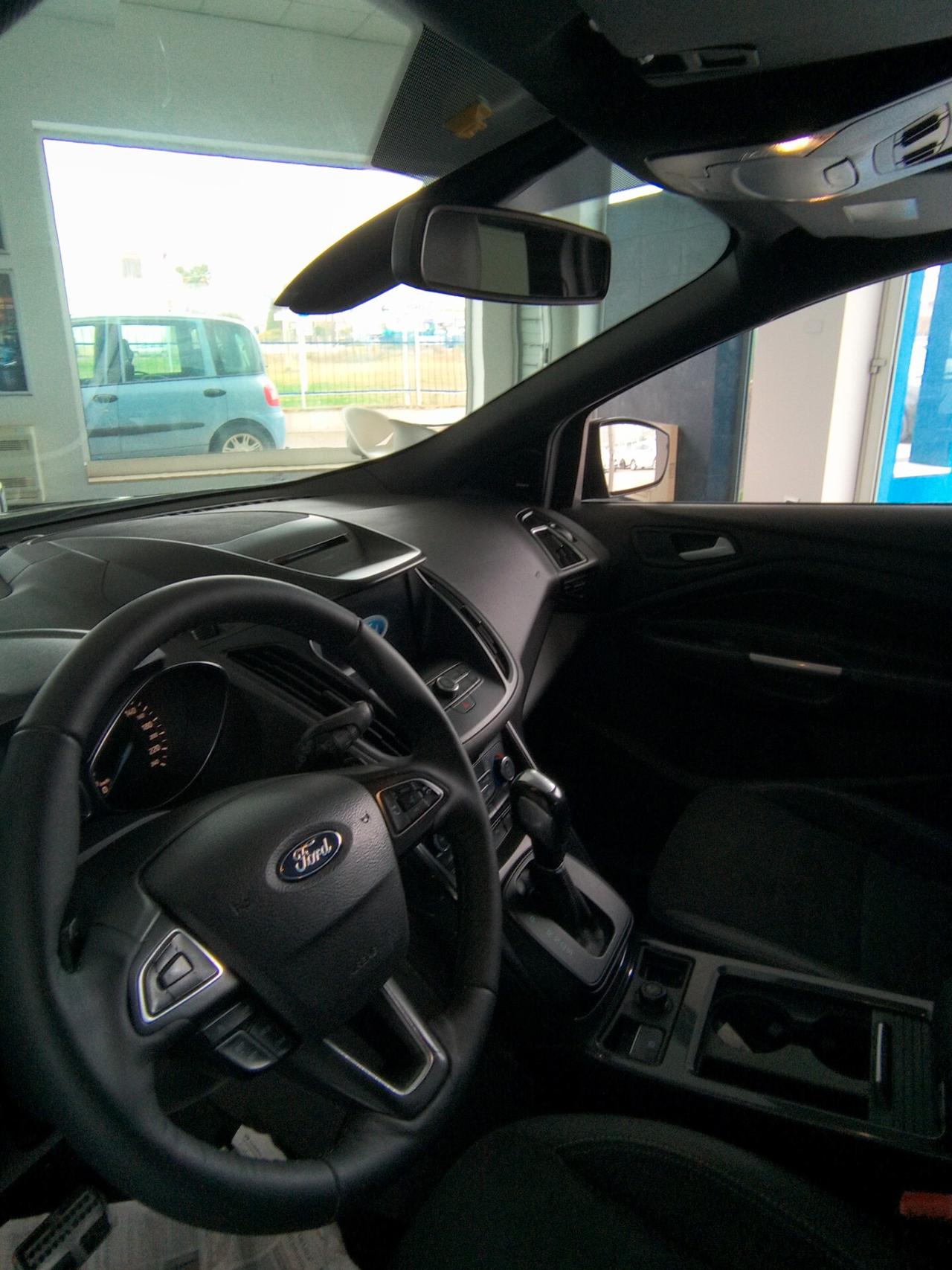 Ford Kuga 2.0 TDCI 150 CV S&S 4WD Powershift ST-Line