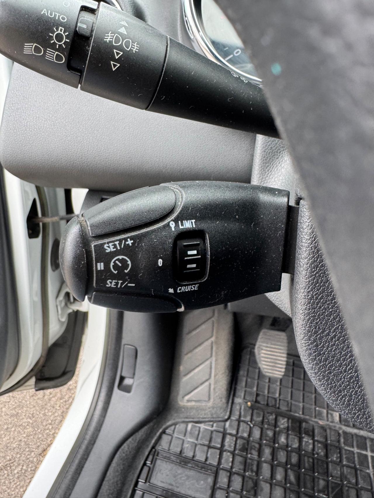 Peugeot 3008 1.6 HDi 115CV Allure