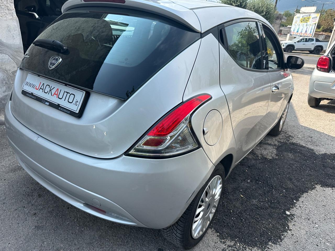 Lancia Ypsilon 1.3 MJT 16V 95 CV 5 porte S&S Silver