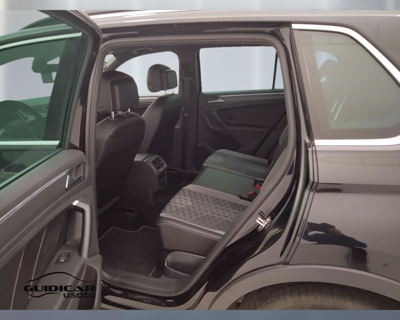 VOLKSWAGEN Tiguan II 2021 - Tiguan 2.0 tdi R-Line 150cv dsg