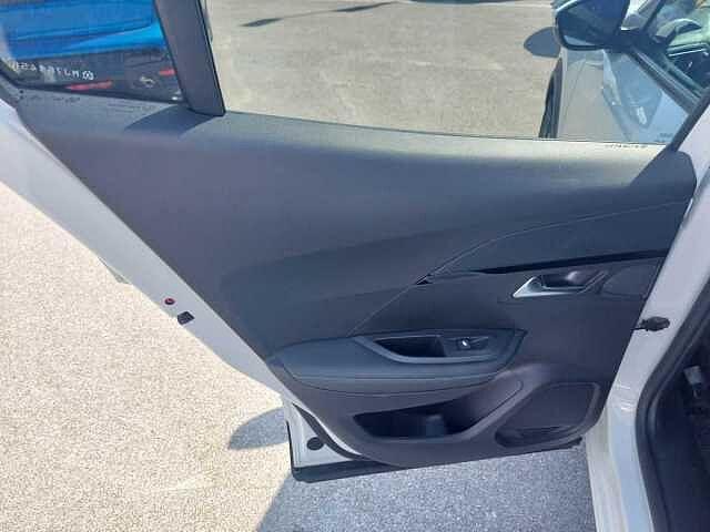 Peugeot 2008 motore elettrico 136 CV Allure Pack