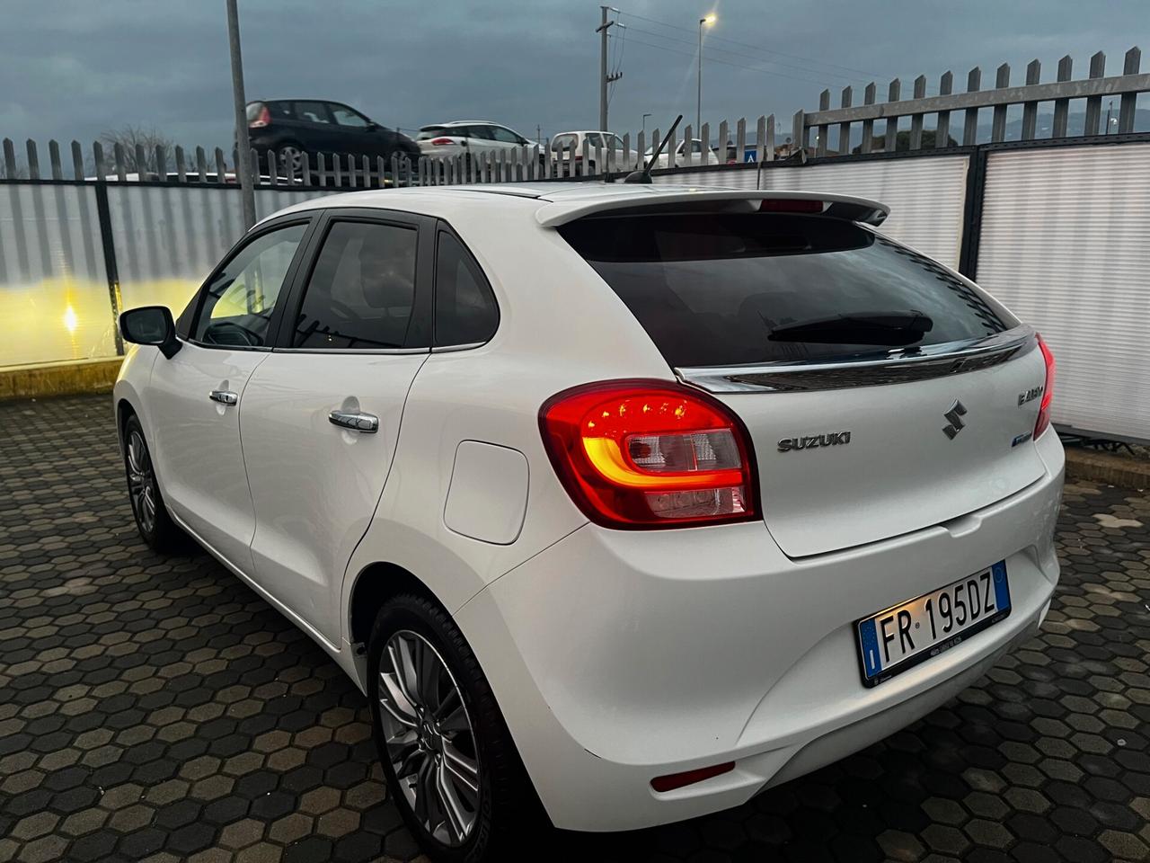 Suzuki Baleno 1.2 Hybrid B-Top