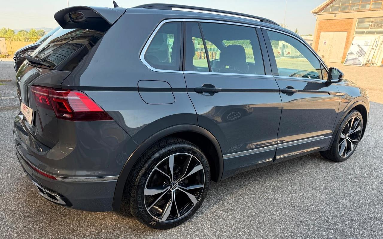 Volkswagen Tiguan 2.0 TDI 150 CV SCR DSG R-Line