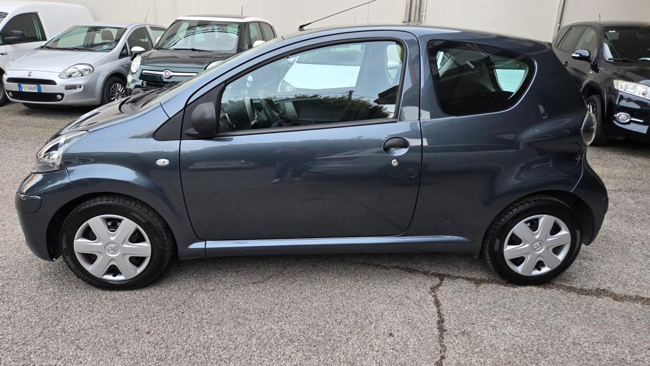Toyota Aygo 1.0 12V VVT-i 3 porte Now Connect